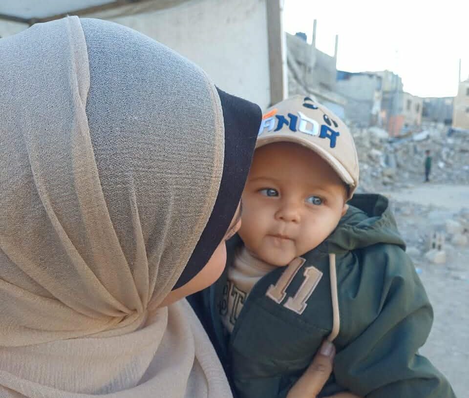 Svjedočanstvo Palestinke Aseel Ismail: „Nedostaje mi privatnost moga toplog doma koji je srušen, ali se borim za svog sina.“