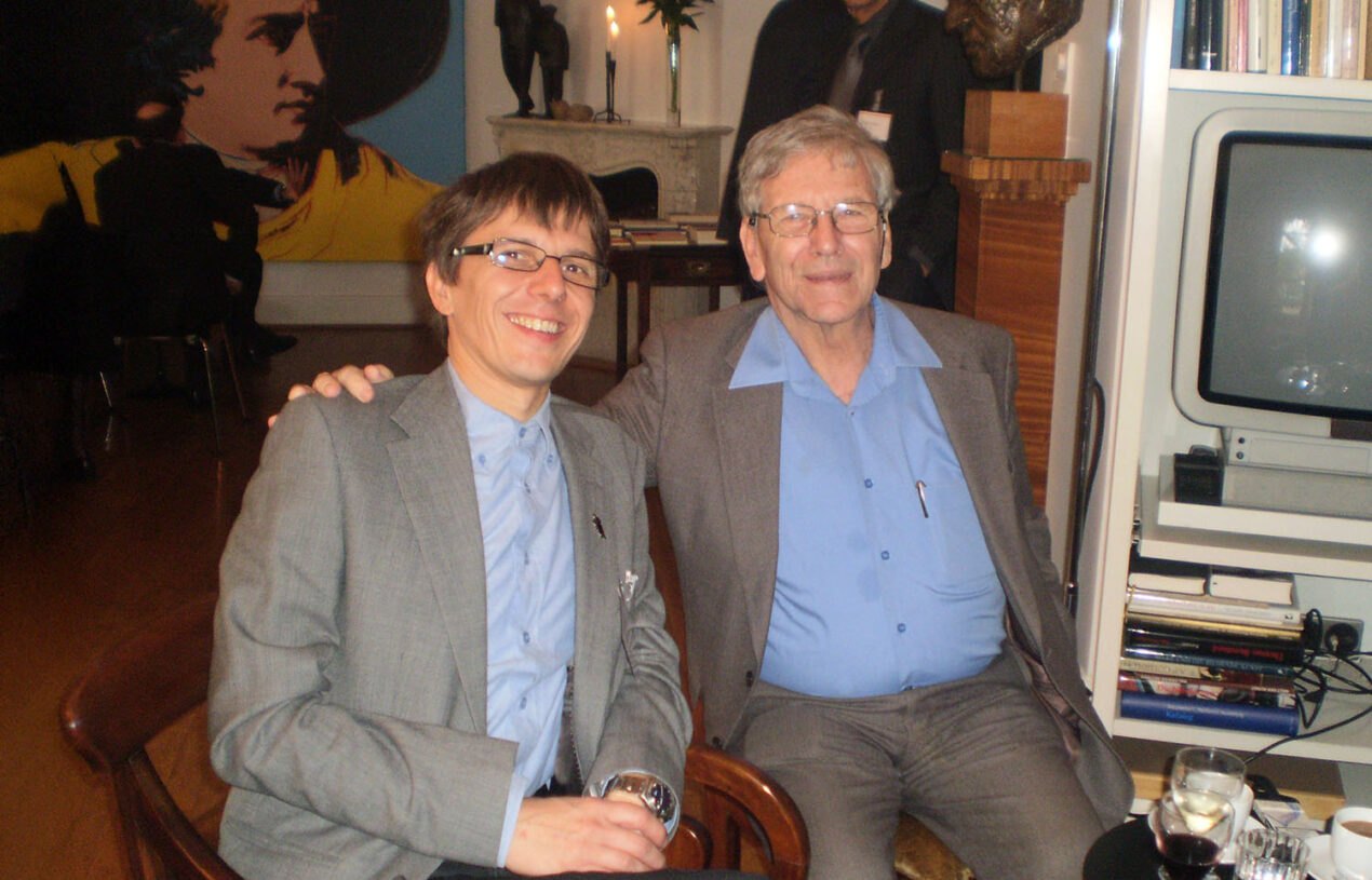AMOS OZ 2: Kako Amosa Oza čitaju oni koji ga hvale?